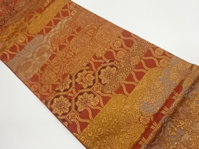 ヱ霞に花唐草・華文・菊立涌模様織出し袋帯